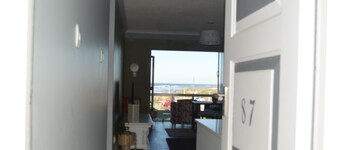 Amazing corporate apartment with spectacular sea views & WiFi in Port Elizabeth.
