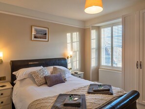 4 soverom, wi-fi (inkludert) og sengetøy