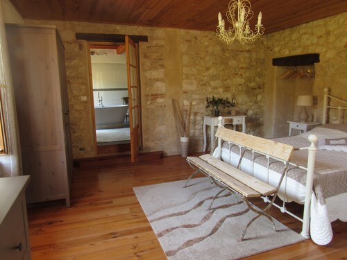 Quiet Tilleul guest house at "La Boriette" for nature lovers