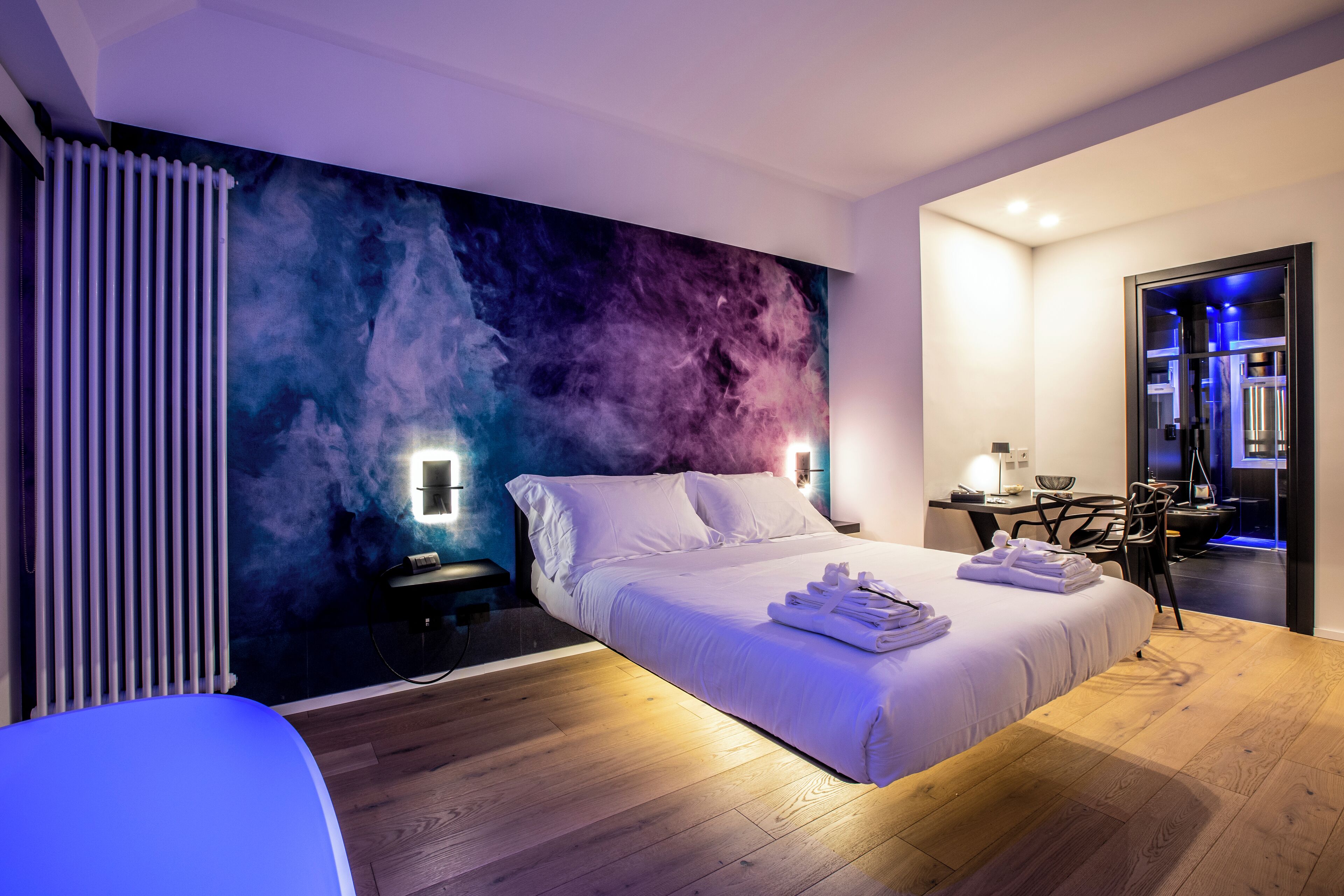 1 bedroom, desk, free WiFi, bed sheets