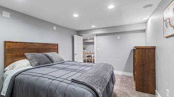 3 bedrooms, iron/ironing board, free WiFi, bed sheets