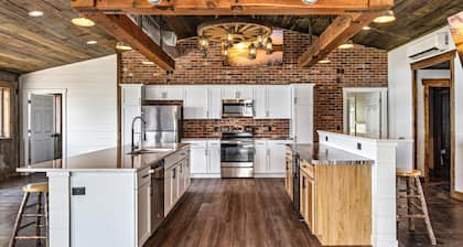 Sunset Bay Lodge- Gruenhagen Bay