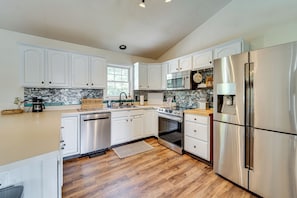 House (3 Bedrooms) | Interior - Day Trip to Shenandoah NP: Movie Night-ready Home (Weyers Cave)