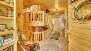 Unclassified image, 4 of 35, button - Decks & Views: Spacious Cabin Near Table Rock Lake (Shell Knob)