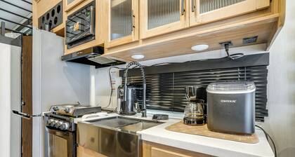 10 Mi to Leesylvania & River: Sleek Mobile Home