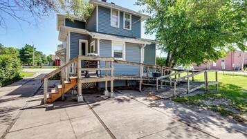 House (6 Bedrooms) | Interior