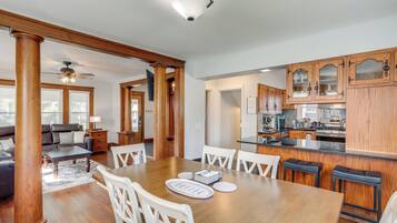 House (5 Bedrooms) | Interior