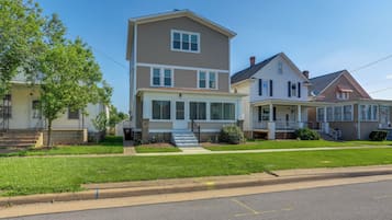 House (5 Bedrooms) | Front of property