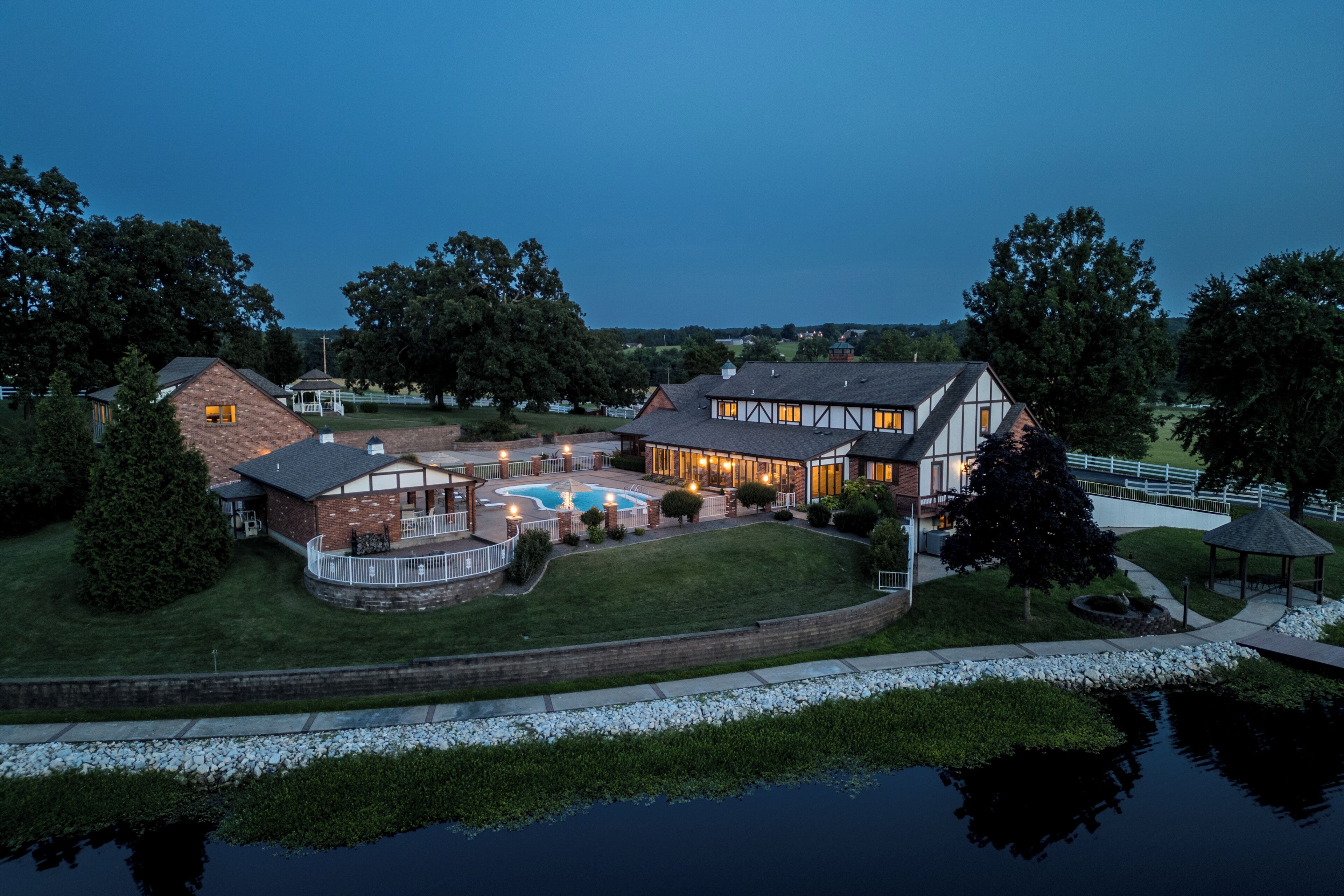 Nhà (5 Bedrooms) | Mặt tiền nơi lưu trú