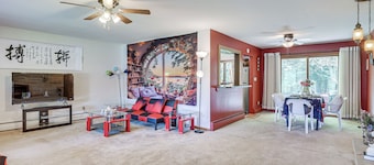 Pet-friendly Grove City Home w/ Lake on 19 Acres!