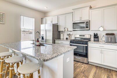 Pool Access, 2 Mi to Main St: Fountain Inn Home!