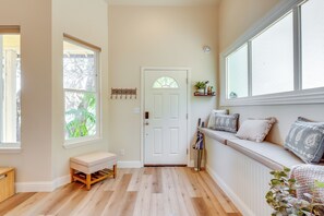 Apartment (0 Bedroom) | Interior - Clear Lake Getaway w/ Dock Access & Shared Yard! (Clearlake Oaks)