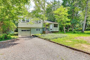 House (4 Bedrooms) | Interior - 1 Mi to Campus: Princeton Home w/ Furnished Deck (Princeton)
