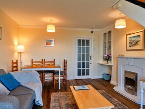 Living area - Beautiful  villa for 3 guests with WIFI and pets allowed (Penzance)