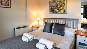 1 bedroom, travel cot, free WiFi, bed sheets - Wonderful  villa for 3 people with WIFI and pets allowed (Penzance)