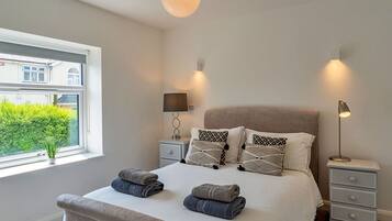 3 bedrooms, free WiFi, bed sheets