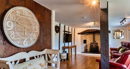 Wonderful  villa for 10 people with WIFI and pets allowed