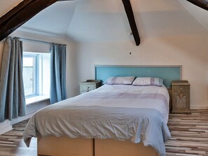 5 makuuhuonetta, vauvan matkasänky, ilmainen Wi-Fi, vuodevaatteet