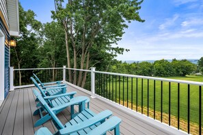 Property grounds - Fire Pit | Hot Tub | Sauna| Near Wineries | Sleeps 4 (Canandaigua)