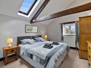 4 bedrooms, free WiFi, bed sheets