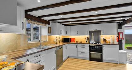 Stunning villa for 10 guests with WIFI, terrace and pets allowed