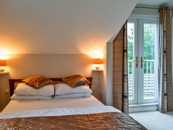 2 bedrooms, bed sheets