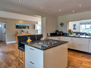 Microwave, oven, dishwasher, toaster