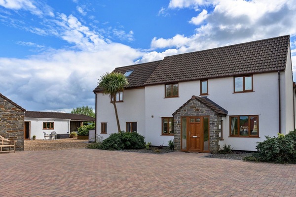 Apartment, Mountain Range, Valley, Alps, Hotel, Mountain Village
