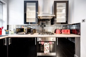 Fridge, microwave, oven, stovetop - In the heart of Theatreland 2 bedroom (Greater London)