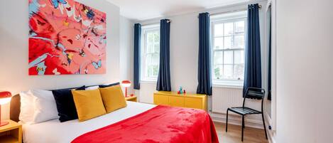 2 bedrooms, iron/ironing board, travel cot, free WiFi