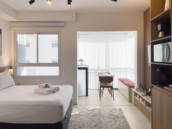 Studio | Blackout curtains, soundproofing, iron/ironing board, free WiFi - Nex One Sena Madureira R (Sao Paulo)