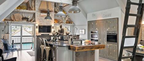 Microwave, oven, dishwasher