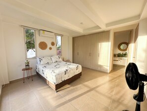 3 bedrooms, free WiFi, bed sheets - Apartment for 6 Guests in Sabanilla a Few Steps from the Sea (Sabanilla)