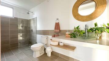 Dusche, Handtücher, Seife, Toilettenpapier
