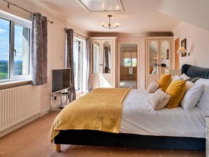 4 makuuhuonetta, vauvan matkasänky, ilmainen Wi-Fi, vuodevaatteet