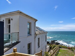 Property grounds - Beautiful apartment for 4 people with WIFI, TV, balcony and pets allowed (Braunton)