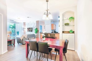 Apartment - 8908 Family Fun in Kissimmee Spacious 4-bedroom Apartment Near Theme Parks (Kissimmee)