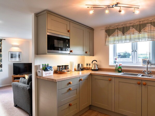 Microwave, oven, toaster, highchair - Stunning villa for 5 people with WIFI and pets allowed (Taunton)