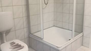 Bruser, hårtørrer, håndklæder