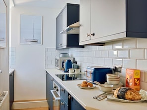 Microwave, oven, dishwasher - Lovely apartment for 4 guests with WIFI and TV (Sidmouth)