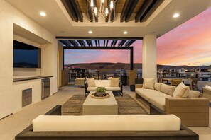 TV, fireplace, table tennis