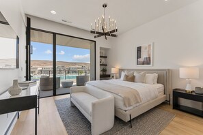 7 bedrooms, desk, iron/ironing board, travel crib