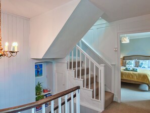 4 bedrooms, free WiFi, bed sheets