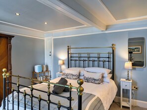 4 bedrooms, free WiFi, bed sheets