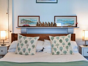 4 bedrooms, free WiFi, bed sheets - Stunning  villa for 9 guests with WIFI and pets allowed (Cawsand)