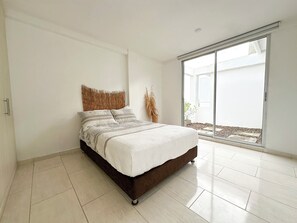 WiFi, bed sheets