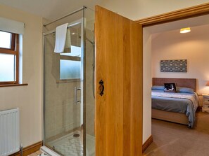 1 Schlafzimmer, Reisekinderbett, kostenloses WLAN, Bettwäsche