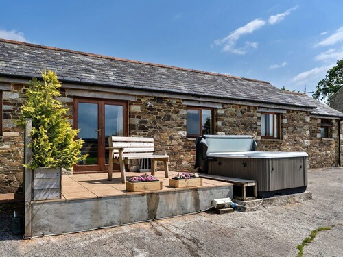 Wonderful  villa for 2 guests with hot tub, WIFI and pets allowed