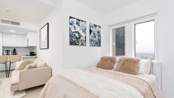 Deluxe Apartment | Premium bedding, in-room safe, iron/ironing board, free WiFi