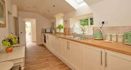 Beautiful villa for 4 guests with WIFI, TV and pets allowed